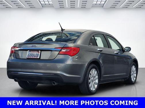 2013 Chrysler 200 Limited