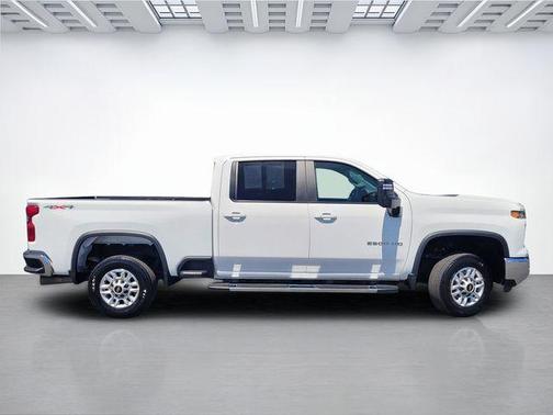 Summit White 2025 Chevrolet Silverado 2500 LT
