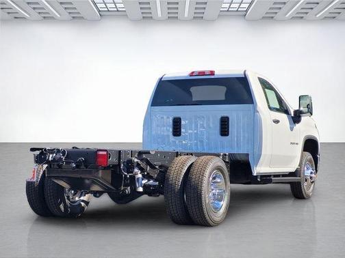 Summit White 2026 Chevrolet Silverado 3500 WT