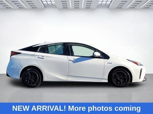 2022 Toyota Prius LE