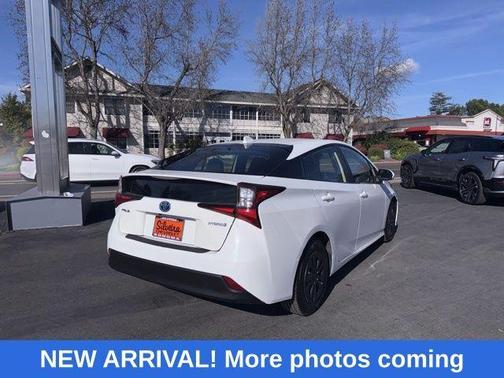 2022 Toyota Prius LE