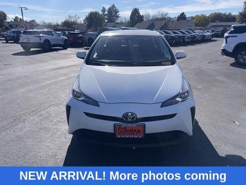 2022 Toyota Prius LE