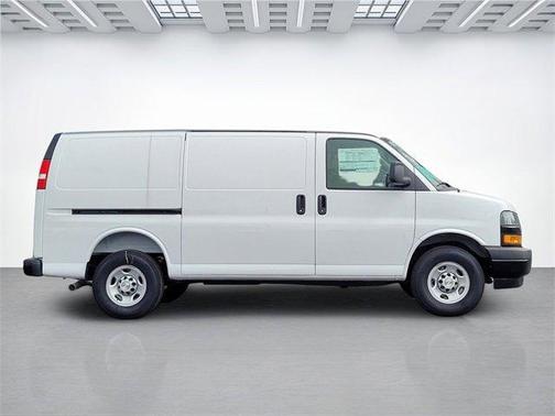 2025 Chevrolet Express 2500 Work Van