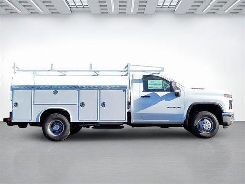 2025 Chevrolet Silverado 3500 WT