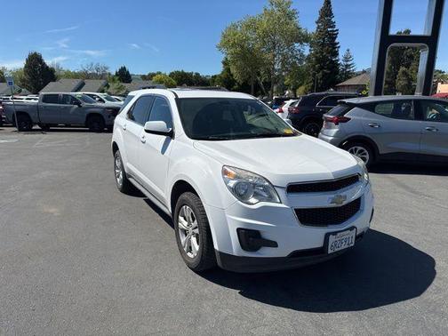 Summit White 2011 Chevrolet Equinox LT
