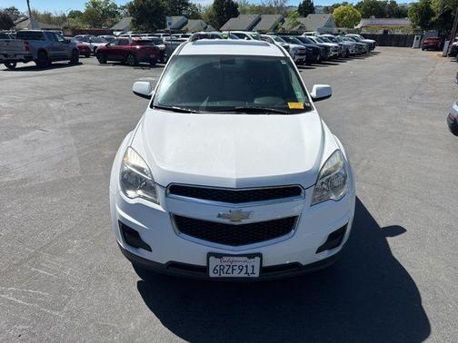 Summit White 2011 Chevrolet Equinox LT