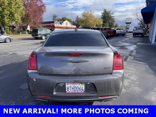 2020 Chrysler 300 Touring