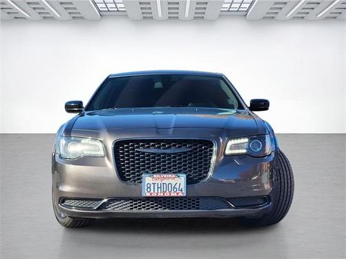 2020 Chrysler 300 Touring