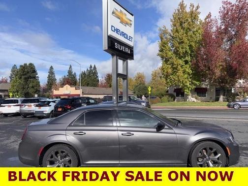 2020 Chrysler 300 Touring