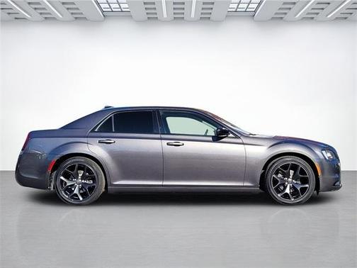 2020 Chrysler 300 Touring