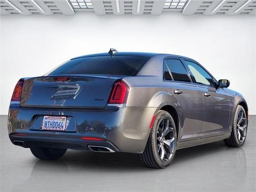 2020 Chrysler 300 Touring