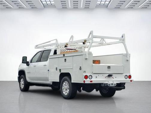 Summit White 2026 Chevrolet Silverado 3500 LT