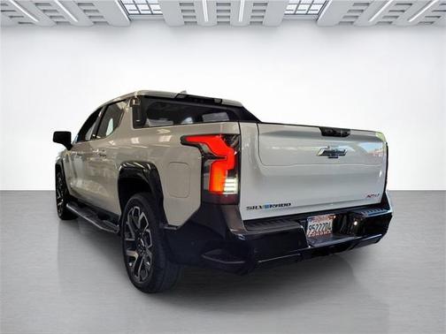 2025 Chevrolet Silverado EV RST