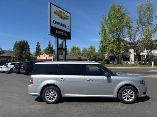 Silver 2014 Ford Flex SE