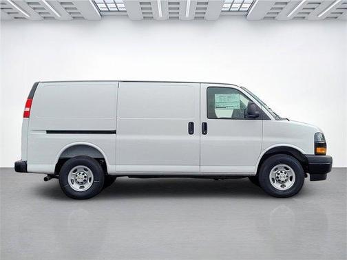 2025 Chevrolet Express 2500 Work Van