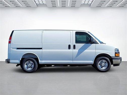 2025 Chevrolet Express 2500 Work Van