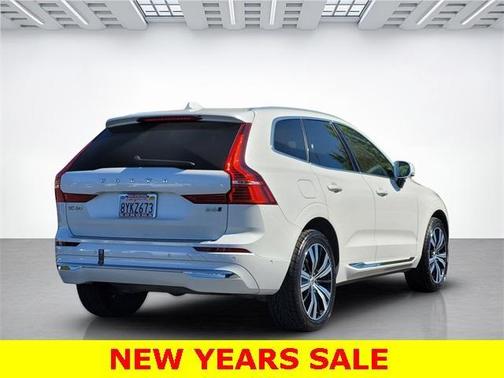 2022 Volvo XC60 B6 Inscription