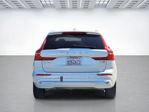 2022 Volvo XC60 B6 Inscription