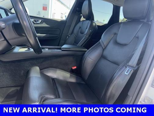 2022 Volvo XC60 B6 Inscription