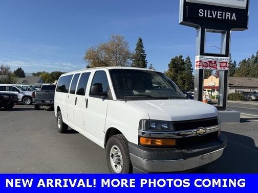 2017 Chevrolet Express 3500 LT
