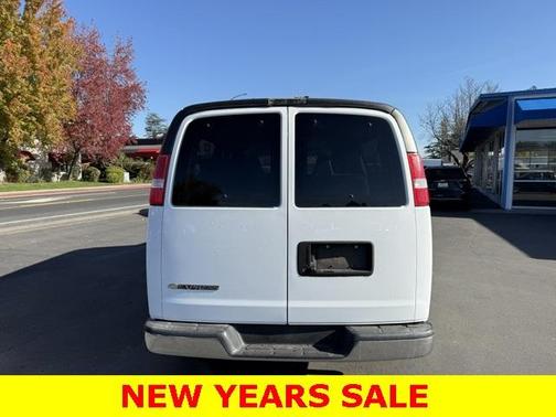 2017 Chevrolet Express 3500 LT