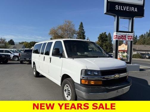 2017 Chevrolet Express 3500 LT
