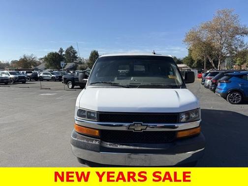 2017 Chevrolet Express 3500 LT