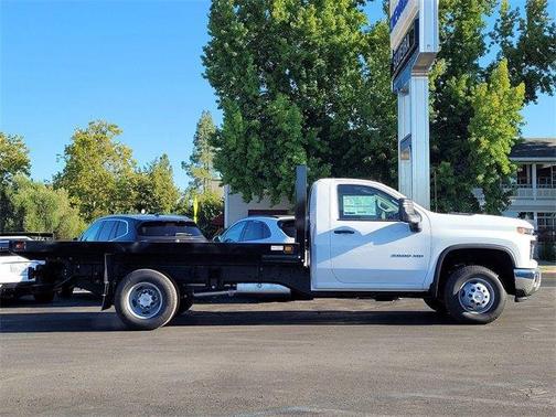 2025 Chevrolet Silverado 3500 WT