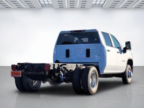 2025 Chevrolet Silverado 3500 WT
