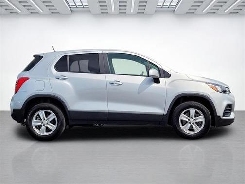 2022 Chevrolet Trax LS