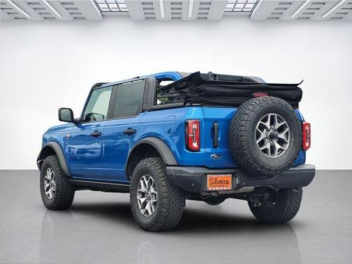 Velocity Blue Metallic 2022 Ford Bronco Badlands