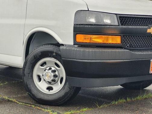 2025 Chevrolet Express 3500 Work Van