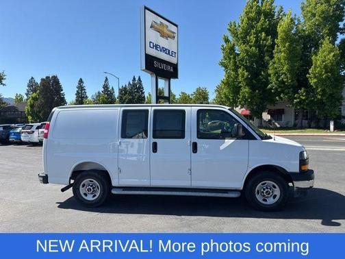 Summit White 2025 GMC Savana 2500 Work Van