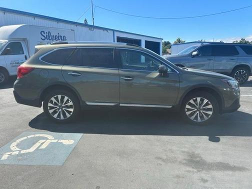 2019 Subaru Outback 2.5i Touring