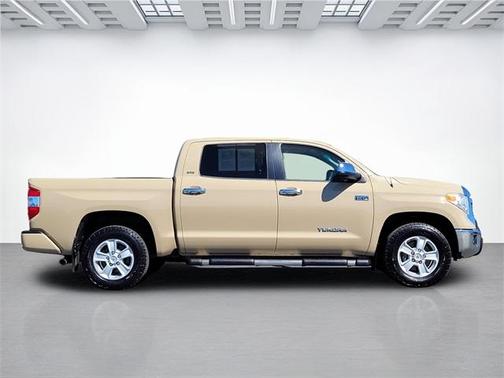 2017 Toyota Tundra SR5