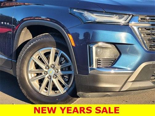 2022 Chevrolet Traverse LT Cloth