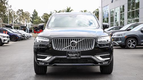 2025 Volvo XC90 B6 Plus 7-Seater
