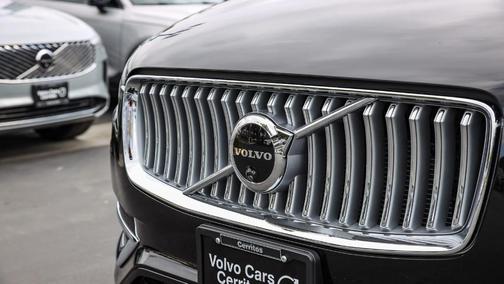 2025 Volvo XC90 B6 Plus 7-Seater