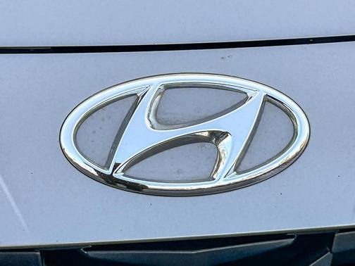 Metal 2023 Hyundai ELANTRA HEV Blue