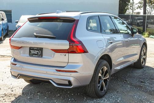 2026 Volvo XC60 B5 Core
