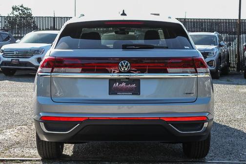 Silver Mist Metallic 2026 Volkswagen Atlas Cross Sport 2.0T SE