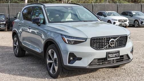 2026 Volvo XC40 B5 Plus