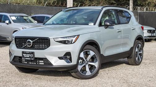 2026 Volvo XC40 B5 Plus
