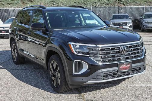 Deep Black Pearl Effect 2026 Volkswagen Atlas 2.0T SE W/TECHNOLOGY