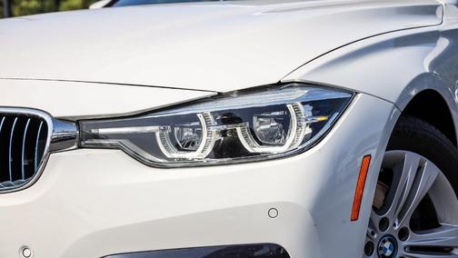 2018 BMW 330e iPerformance