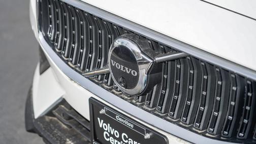 2025 Volvo V60 Cross Country B5 Ultra