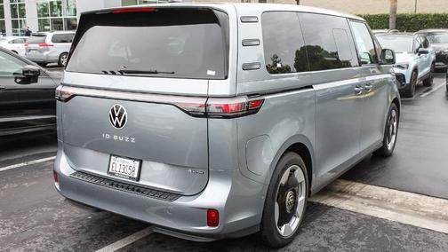 2025 Volkswagen ID. Buzz Pro S Plus