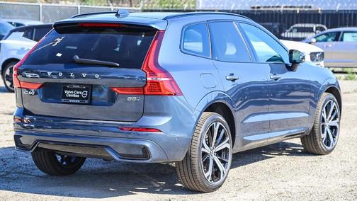 2025 Volvo XC60 B5 Ultra