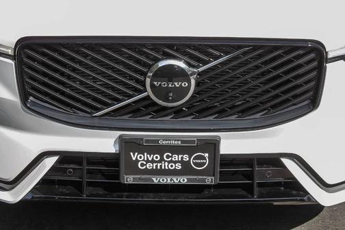 2026 Volvo XC60 B5 Ultra