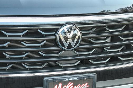 Deep Black Pearl Effect 2024 Volkswagen Atlas Cross Sport 2.0T SE w/Technology